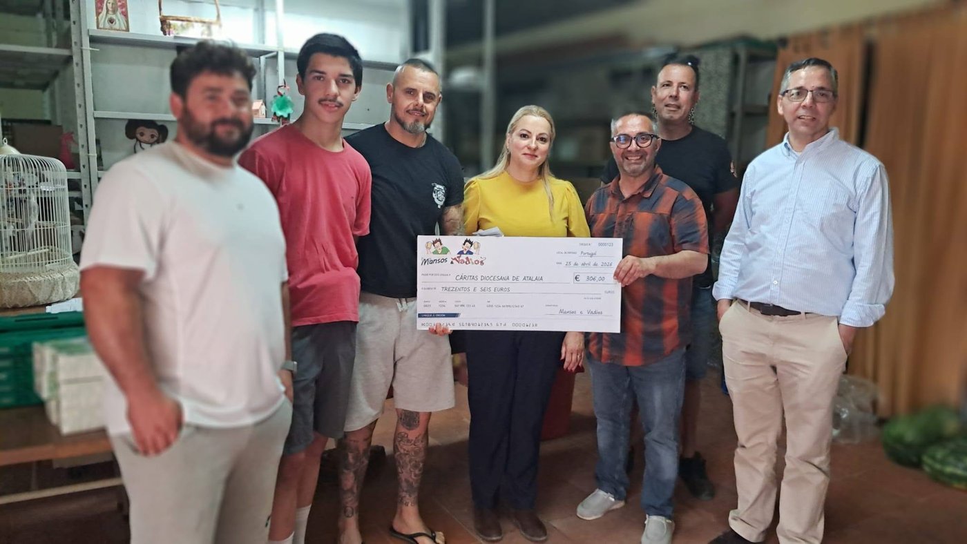 Entrega do donativo angariado à Cáritas Diocesana
